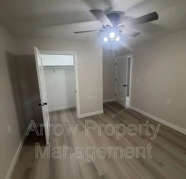 1015 W 14th St #8 — Photo 17