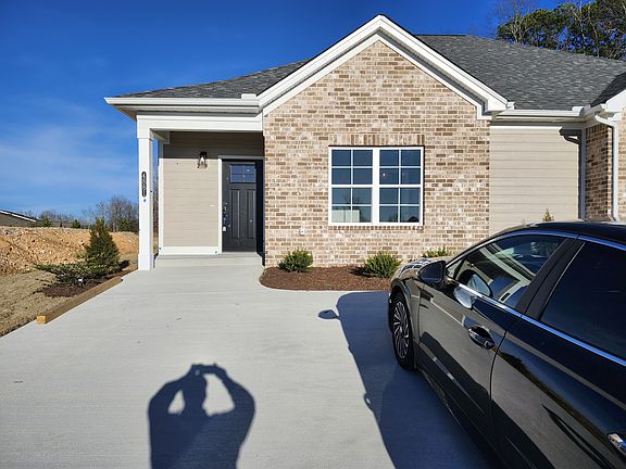 Brand new Townhome. End unit. 
1057 sq ft. River Stone is one of the best quality constructing company of the area.