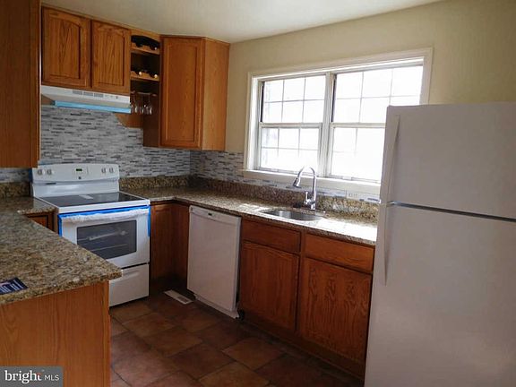 2nd image of 125 Kings Mill Dr