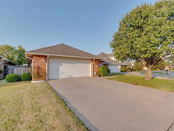 2nd image of 6607 NW Willow Tree Cir