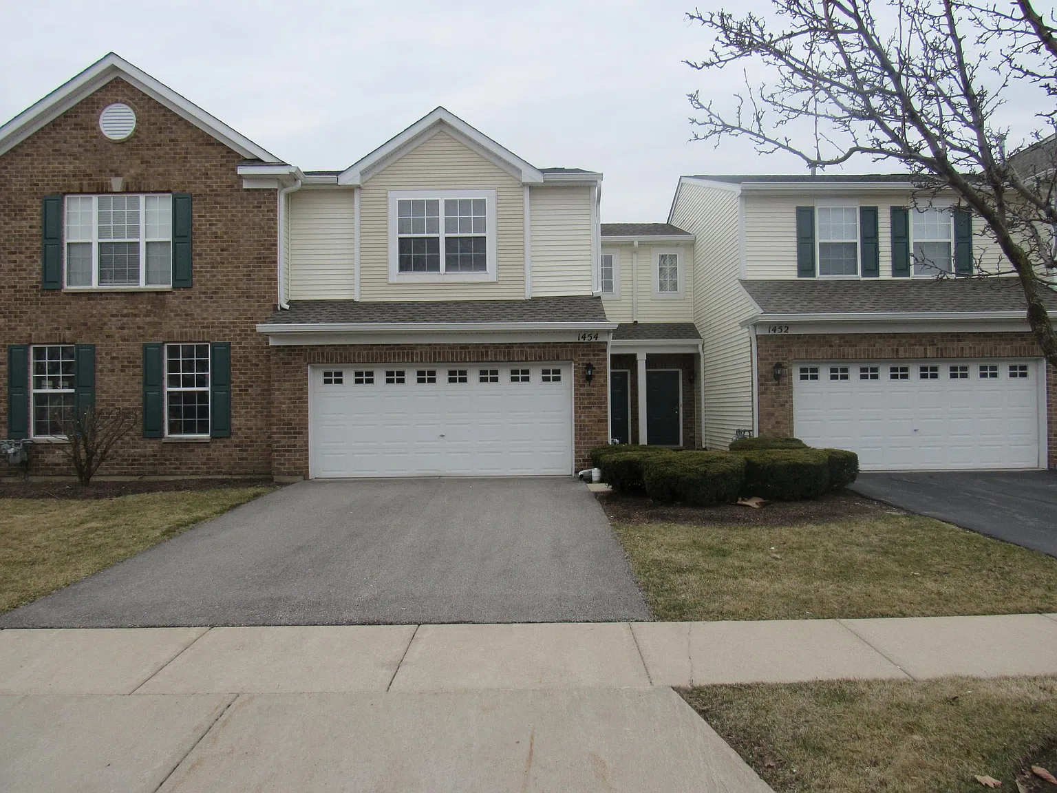 1454 Millbrook Dr photo 1