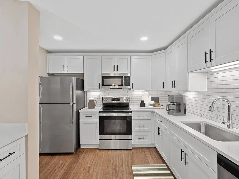 Indian Creek Apartments and Townhomes — Photo 22