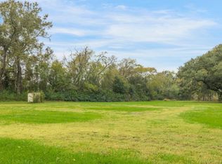 221 N Girouard Rd, Broussard, LA 70518