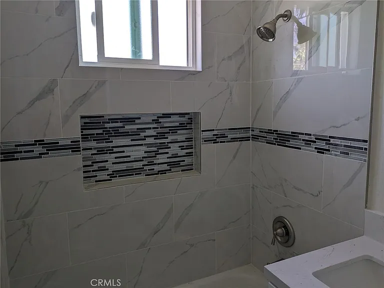 1555 Artesia Blvd — Photo 4