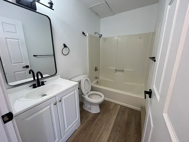 915 Genrich St #2 — Photo 9