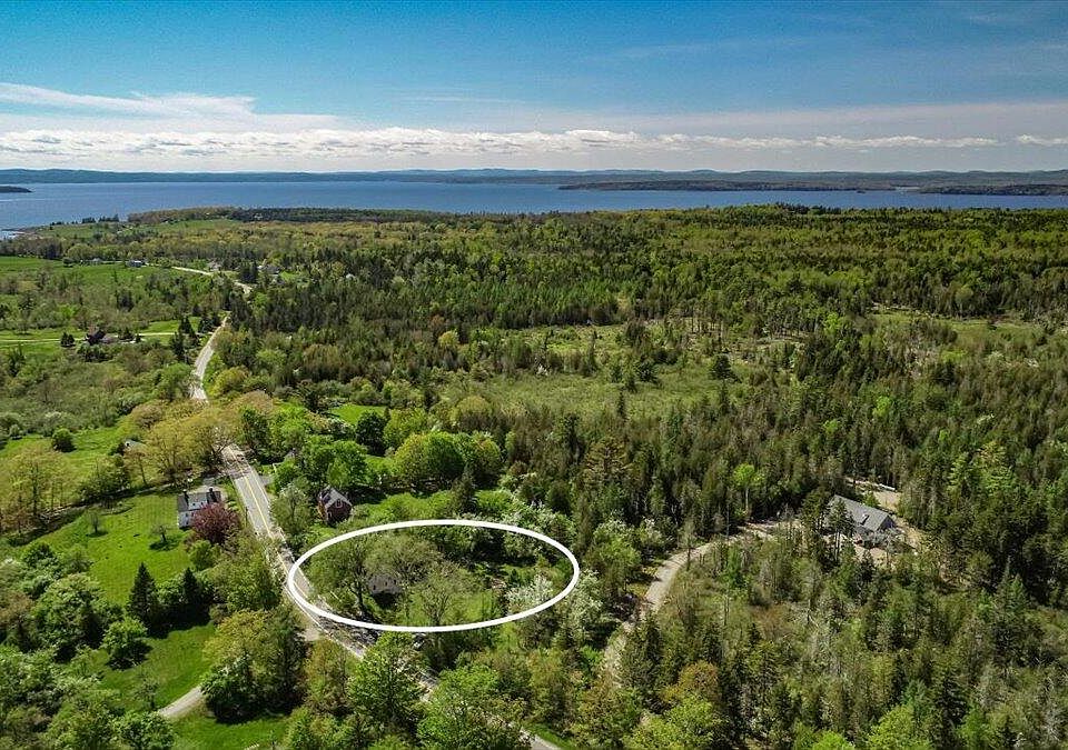 2nd image of 360 Castine Road