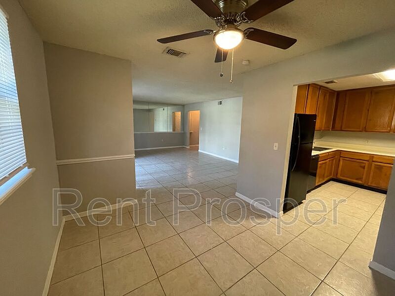 1st image of 4011 Versailles Dr #F
