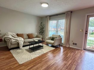 1018 Sir Lancelot Ln, Louisville, KY 40222