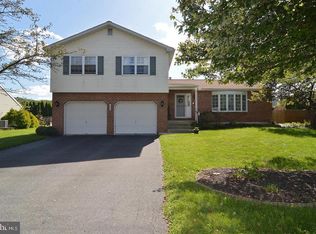 115 Slater Dr, Wernersville, PA 19565