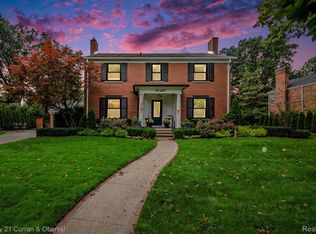 487 Lakeland St, Grosse Pointe, MI 48230