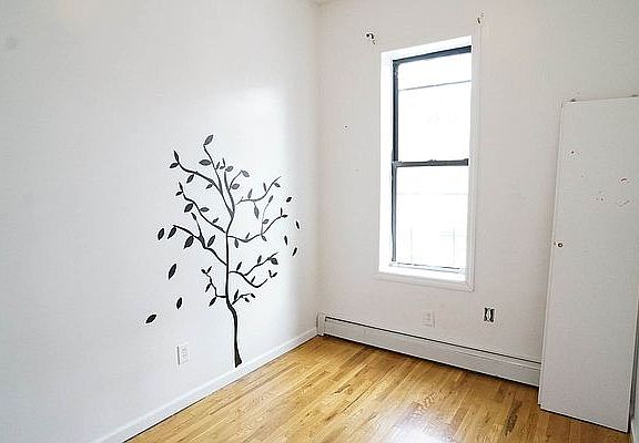 2nd image of 366 Willis Ave APT 1