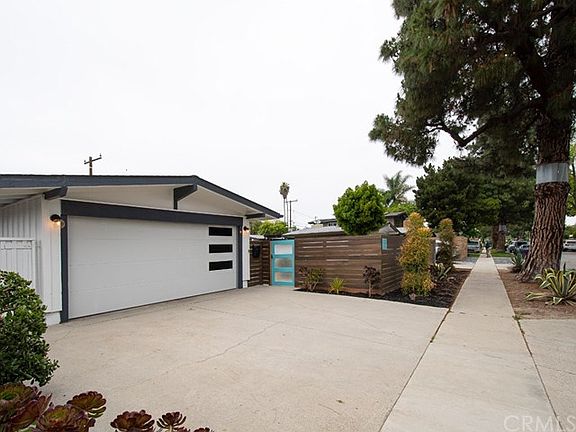 4th image of 3035 Volk Ave