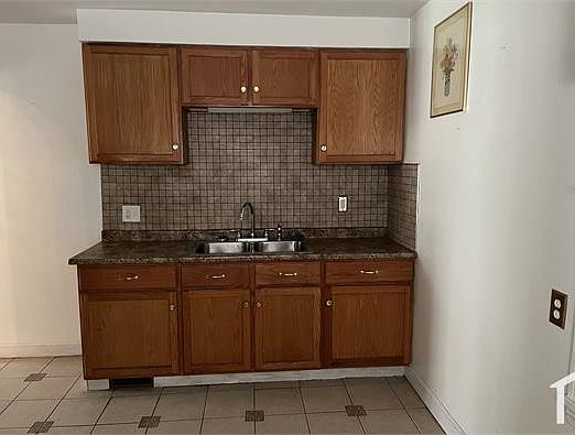 5th image of 13410 Terminal Ave