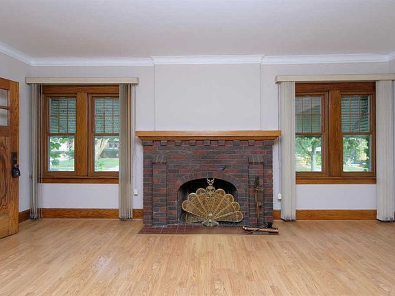 3rd image of 325 Hollister Ave