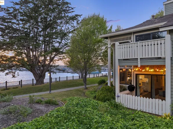 151 Lakeshore Ct, Richmond, CA 94804