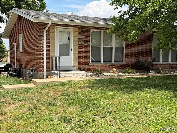 3rd image of 9421 Stansberry Ave