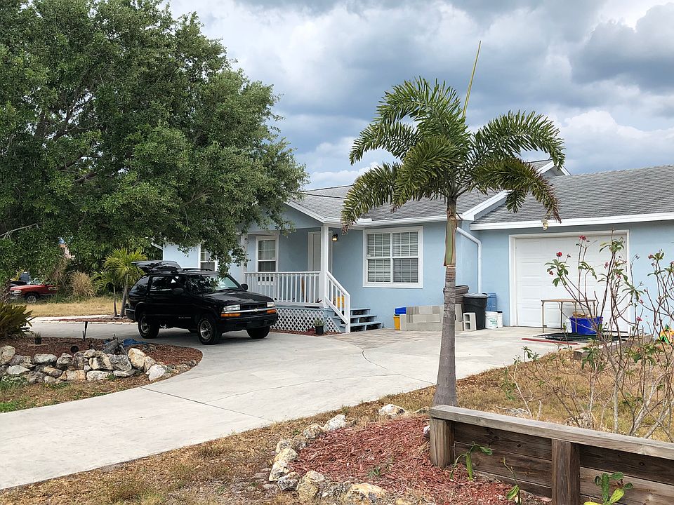 1st image of 1525 NE Darlich Ave