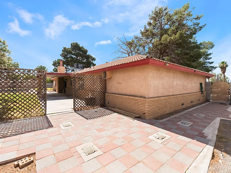 2108 Reynolds Ave — Photo 37
