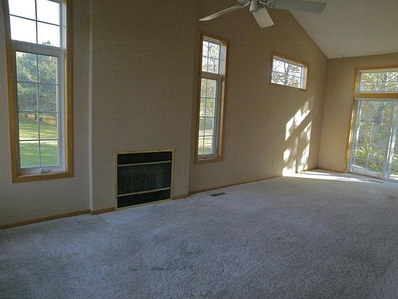 4th image of 15305 Greenhaven Ln APT 106