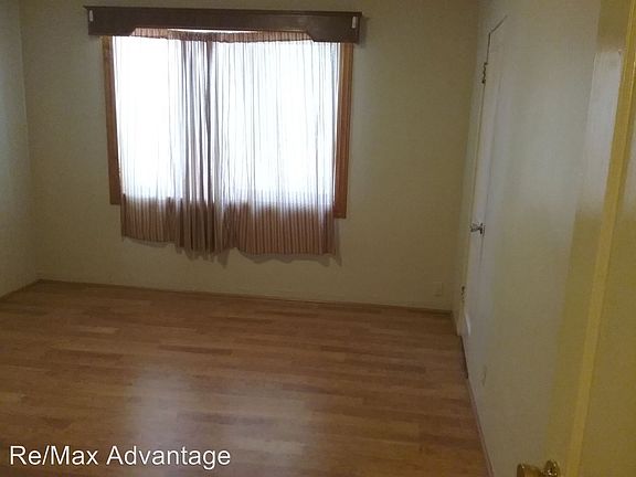 4th image of 2514 General Bradley St NE