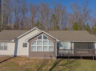 445 Whippoorwill Dr, Burnside, KY 42519