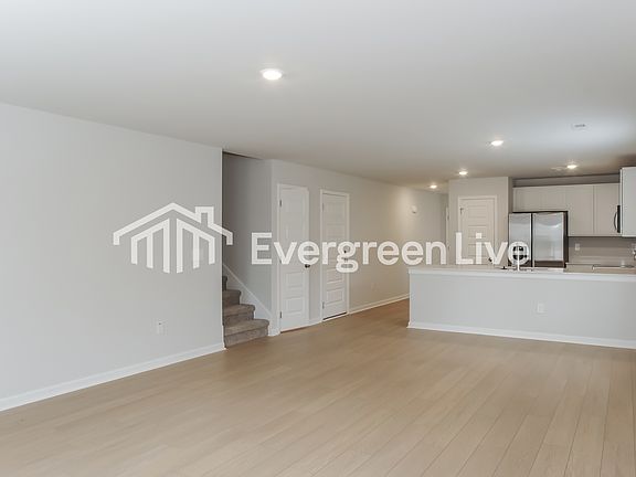 4th image of 22693 Dashwood Ln