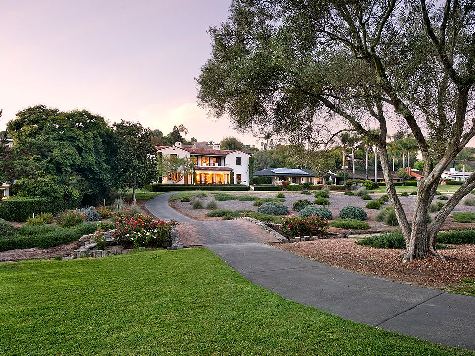 2nd image of 23942 Paseo Del Campo