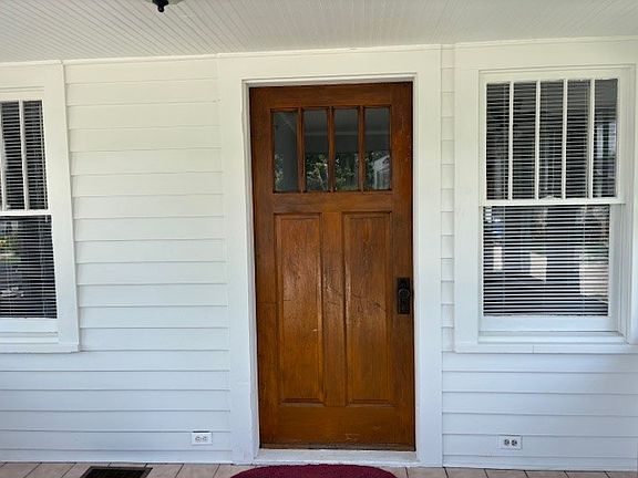 4th image of 1021 N 5th Ave E