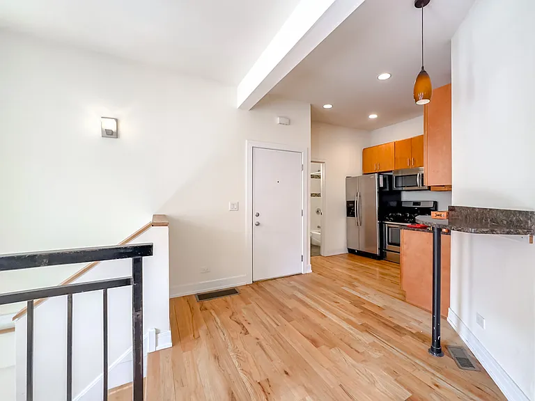 2835 N Damen Ave #R2 — Photo 6