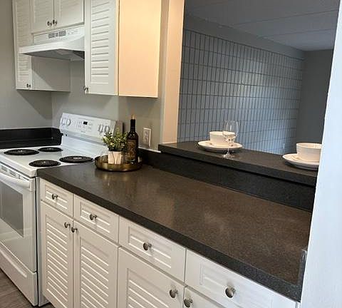 3rd image of 309 N Hubert Ave #314