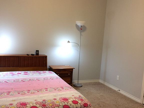 3rd image of 256 Fieldstone Pl