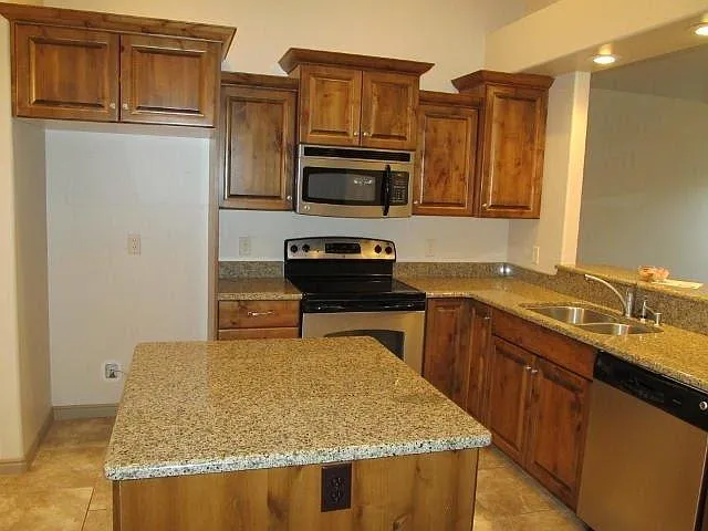 345 W 225 S — Photo 2