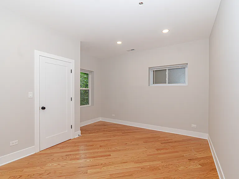1450 W Fargo Ave #2F — Photo 15