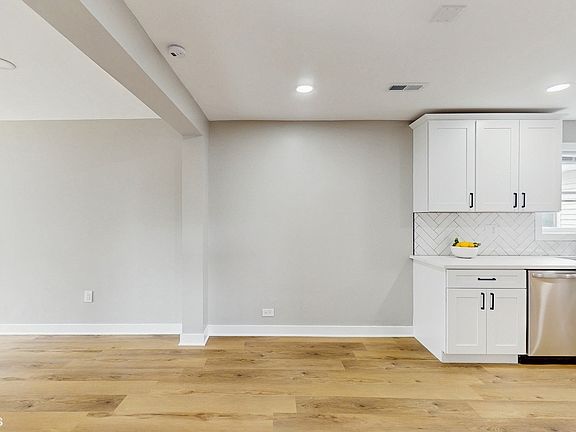 5th image of 1005 N 22nd Ave