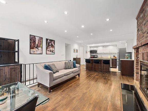 3rd image of 311 W 83rd St APT C