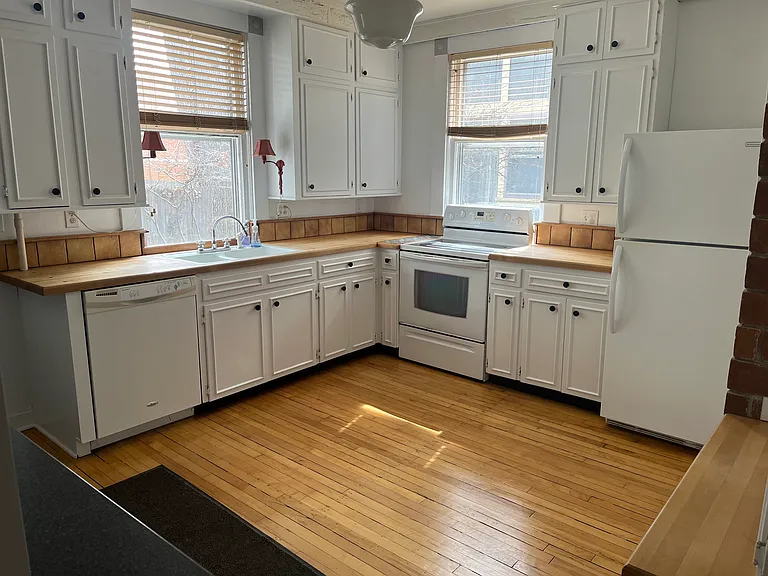 344 College Ave SE — Photo 20