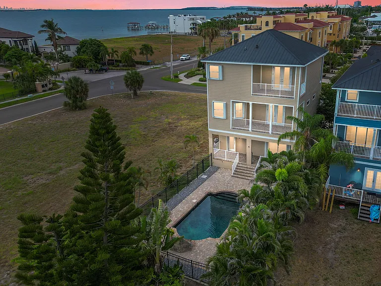 1340 Apollo Beach Blvd S — Photo 35