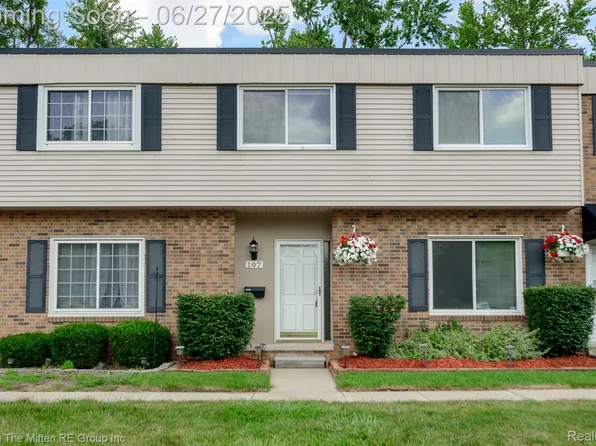 107 Astor Blvd, Belleville, MI 48111