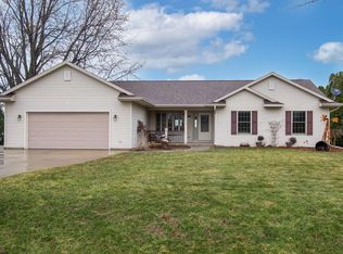 9338 Blanco Rd, Winneconne, WI 54986