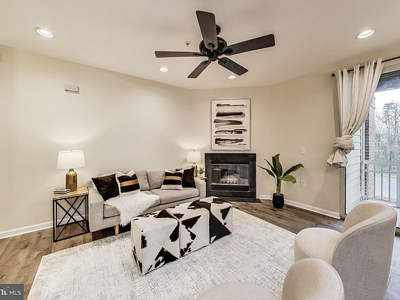 4th image of 2107 Highcourt Ln APT 304