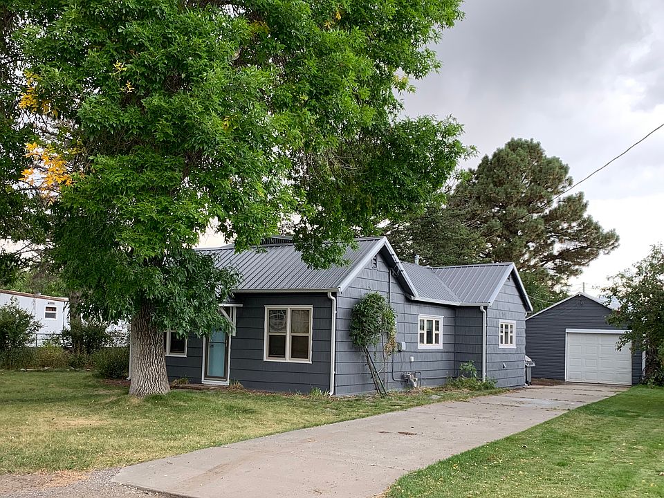 driveway/garage