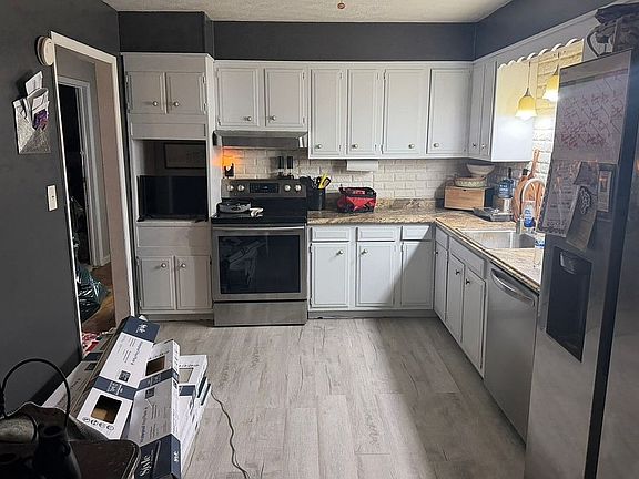 5th image of 1108 Center Ave