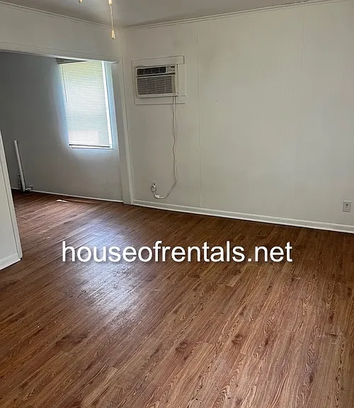 1 C Ln — Photo 2