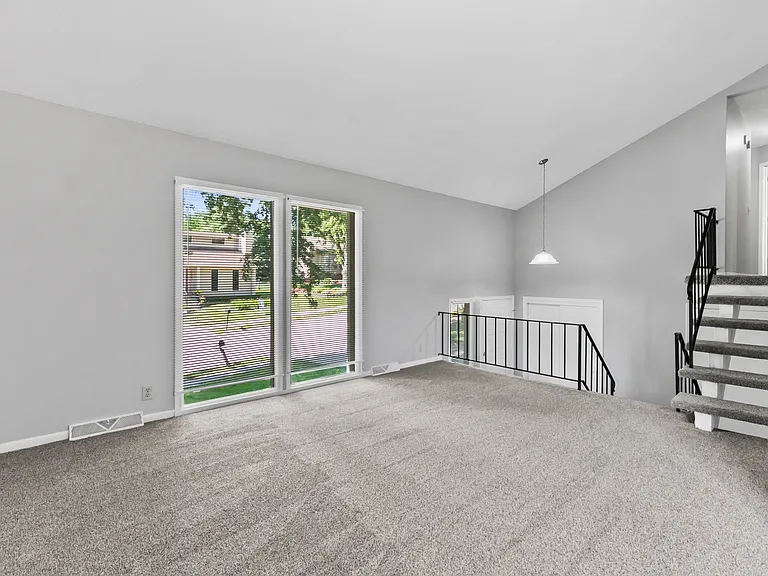 12728 Corby St — Photo 4