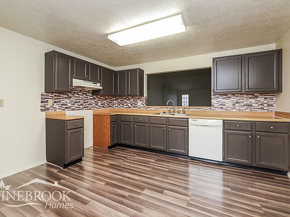 4th image of 8900 Hickorygate Ln
