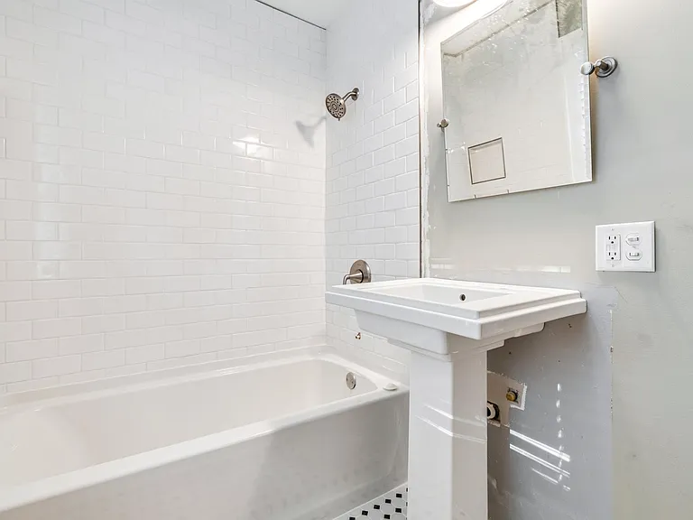 1818 Frazer Ave NW — Photo 12