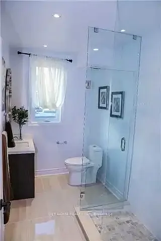 339 Coxwell Ave #1 — Photo 8