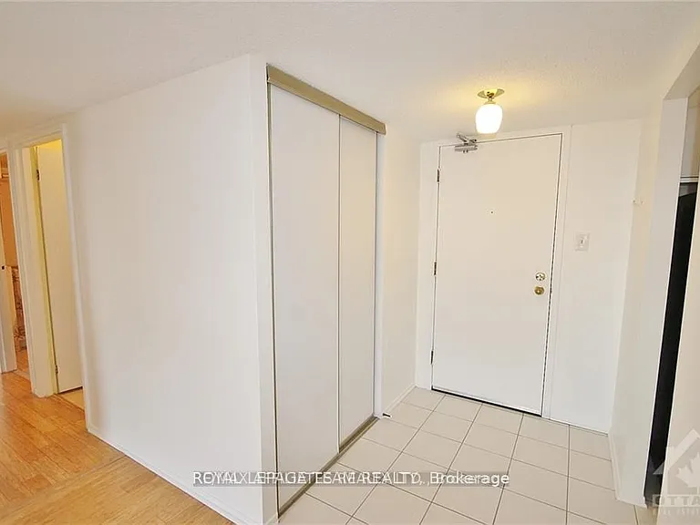 200 Lafontaine Ave #304 — Photo 3