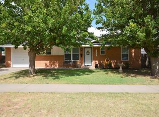1316 Navajo Trl, Plainview, TX 79072