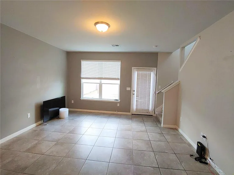 18412 Cumberland Gap St — Photo 5